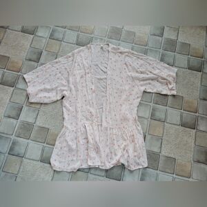 New Without Tags White Floral With Swiss Dota mts Open Front Kimono Size S/M